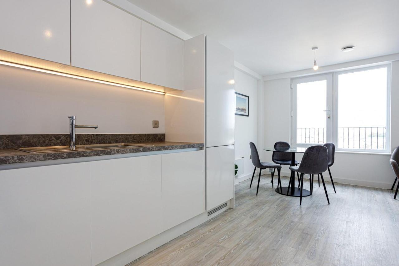 Contemporary 2 Bedroom Duplex In Salford Manchester Exterior foto